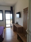 Smeštaj: Sobe sa kupaonicom, parkingom, internetom, terasu sa pogledom na jezero Villa Ohrid Lake View studio 10 €ura po osobi apartmane